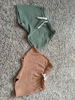 Old Navy Green and Rust Waffle Knit Shorts - 2 Pack